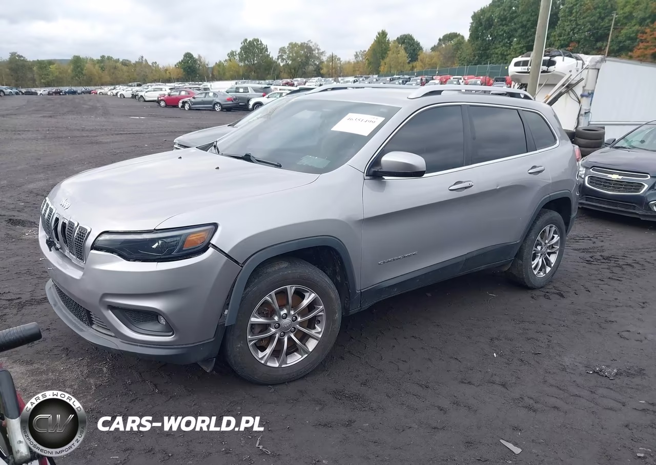 2019 Jeep Cherokee Latitude Plus 4X4 VIN:1C4PJMLN0KD189223 - 2