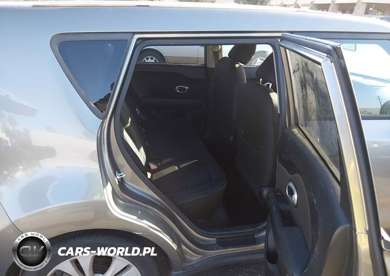 2016 Kia Soul + VIN:KNDJP3A51G7240235 - 8