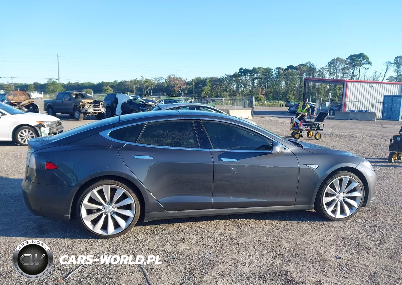 2015 Tesla Model S 70D-85D-P85D VIN:5YJSA1E21FF111057 - 13