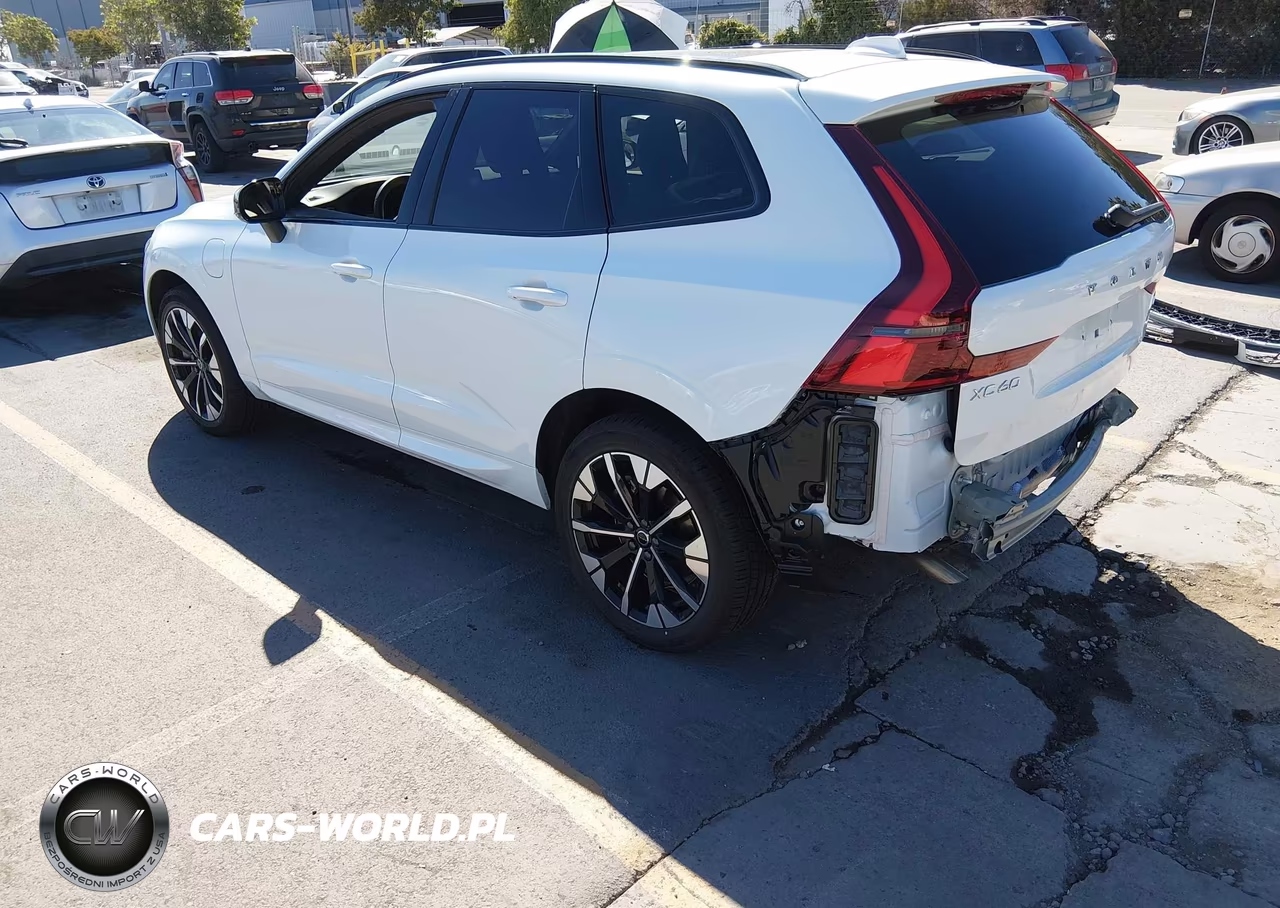2026 Volvo Xc60 Plug-In Hybrid Plus, T8 Awd Electric-Gasoline, Dark VIN:YV4H60RC9T1468058 - 3