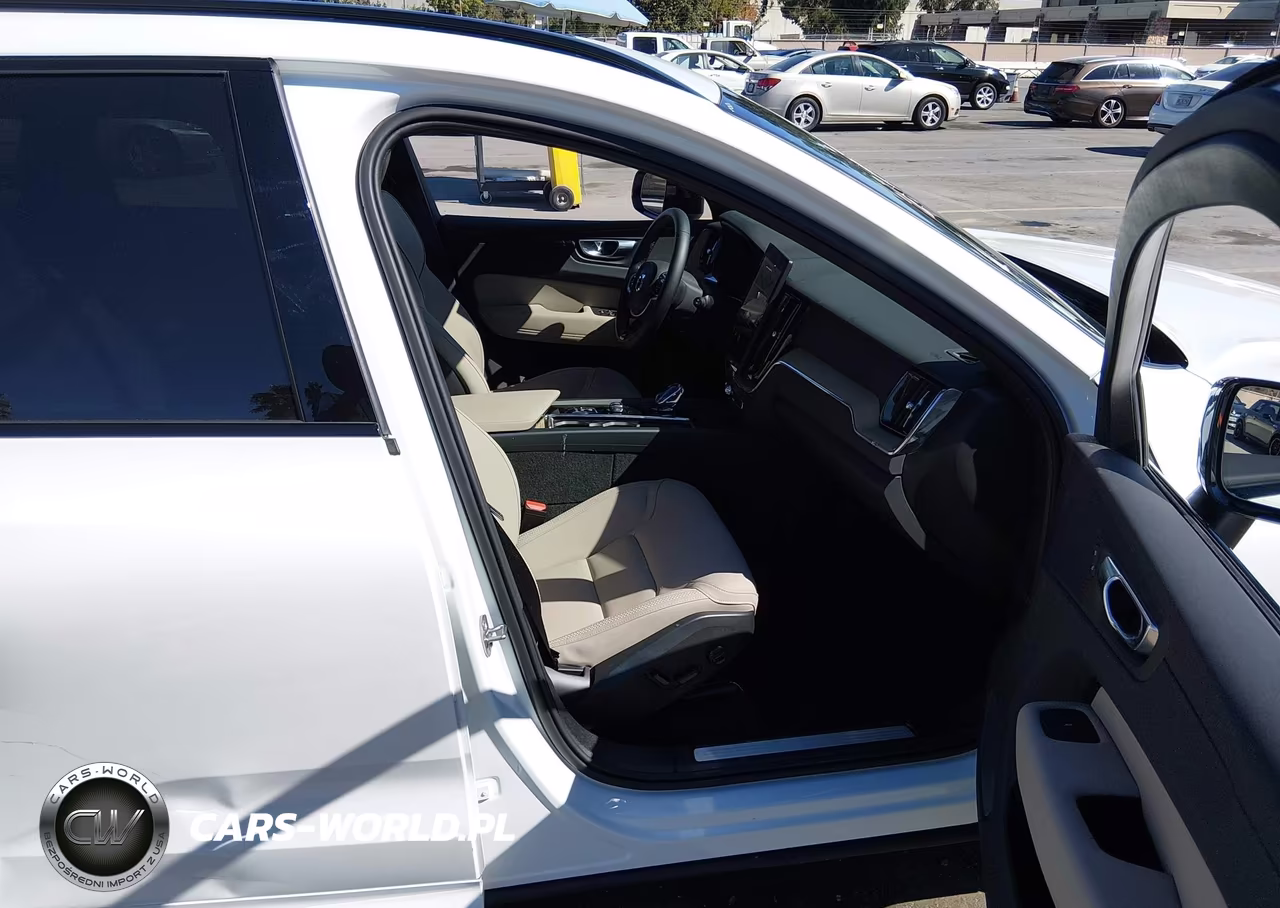 2026 Volvo Xc60 Plug-In Hybrid Plus, T8 Awd Electric-Gasoline, Dark VIN:YV4H60RC9T1468058 - 5