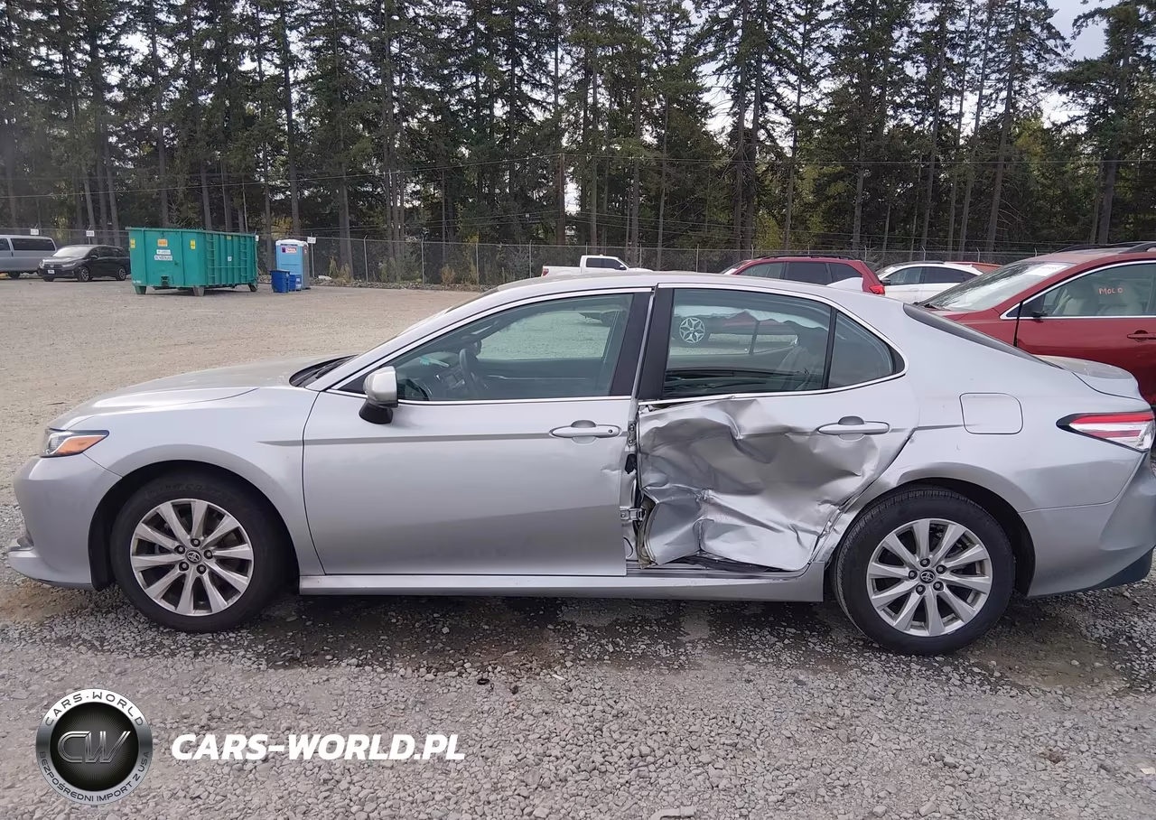 2020 Toyota Camry Le VIN:4T1C11AKXLU363253 - 14