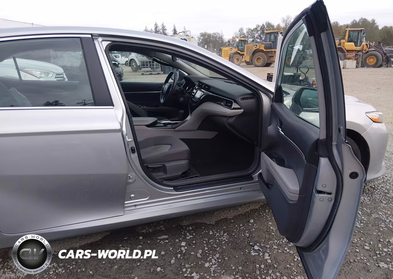 2020 Toyota Camry Le VIN:4T1C11AKXLU363253 - 5