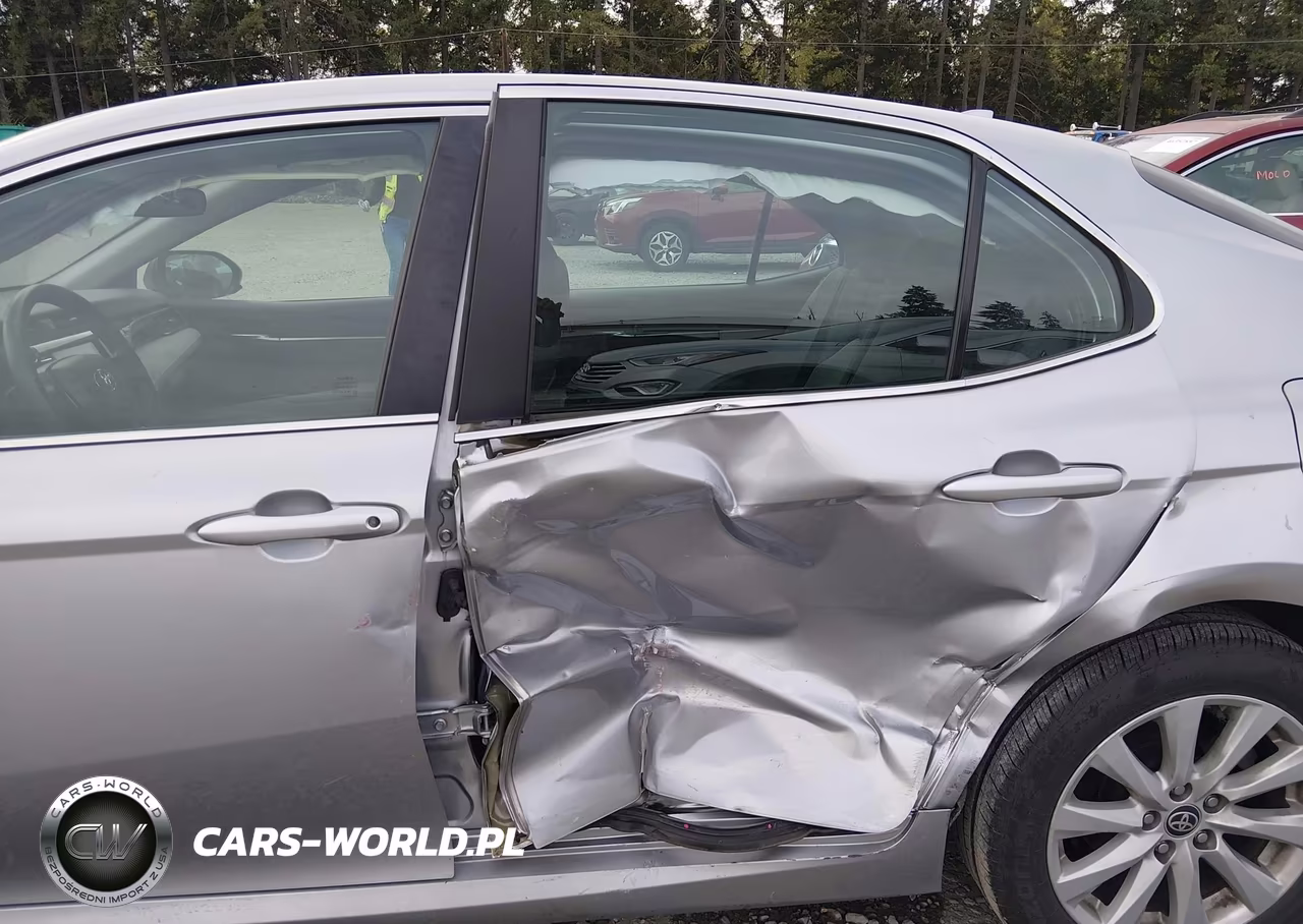2020 Toyota Camry Le VIN:4T1C11AKXLU363253 - 6