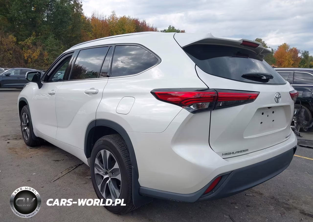 2021 Toyota Highlander Xle VIN:5TDGZRBH5MS541916 - 3