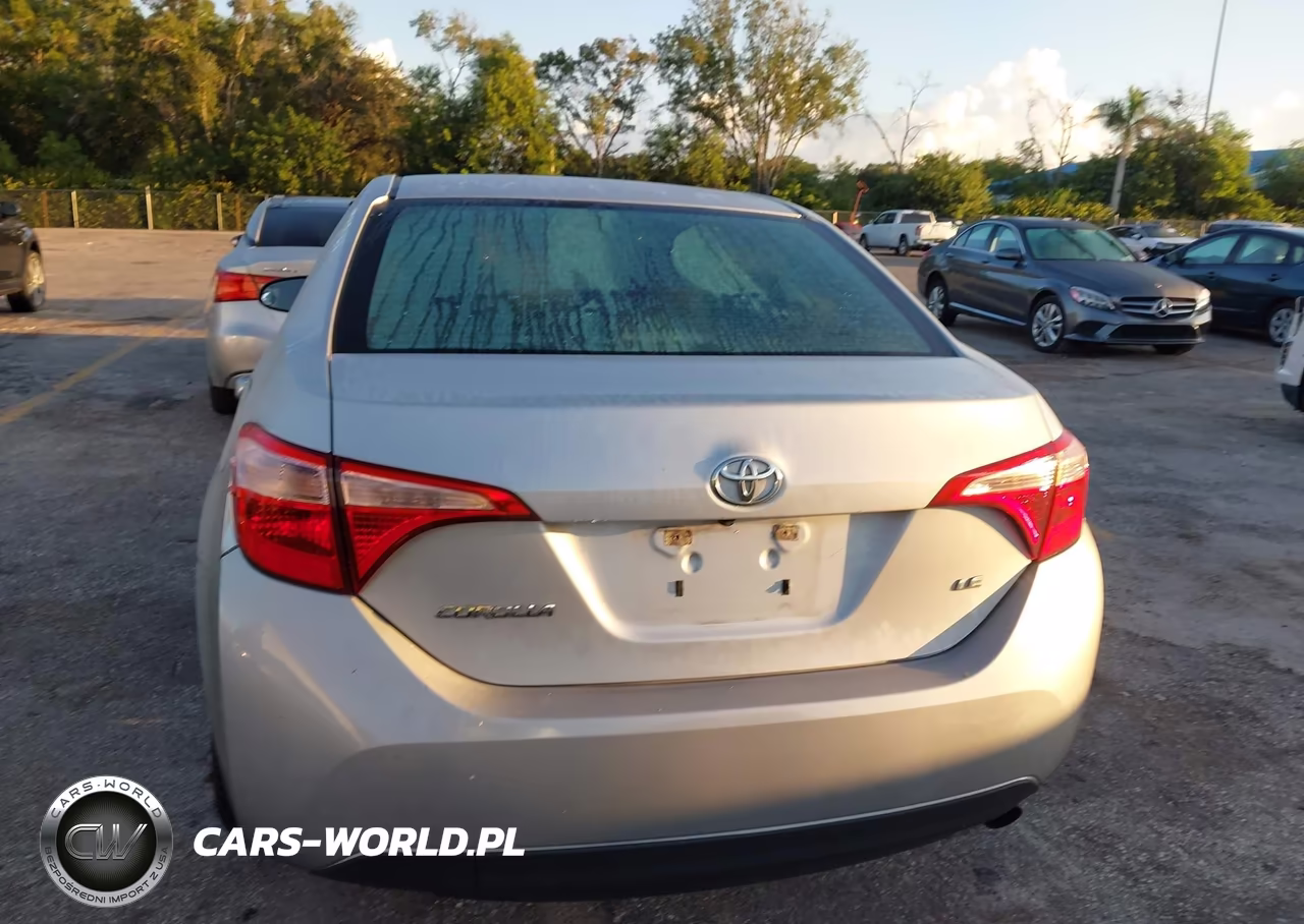 2017 Toyota Corolla Le VIN:5YFBURHE9HP727611 - 16