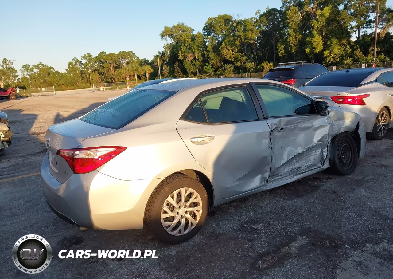 2017 Toyota Corolla Le VIN:5YFBURHE9HP727611 - 4