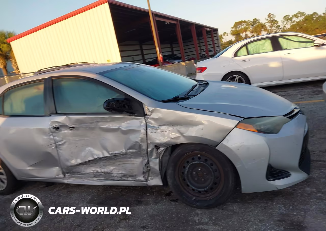 2017 Toyota Corolla Le VIN:5YFBURHE9HP727611 - 6
