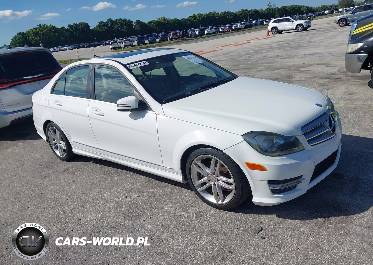 2013 Mercedes-Benz C 250 Sport VIN:WDDGF4HB1DR266970 - 12