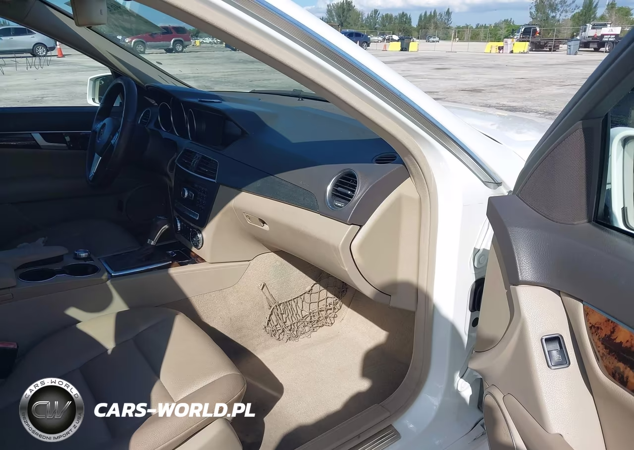 2013 Mercedes-Benz C 250 Sport VIN:WDDGF4HB1DR266970 - 5