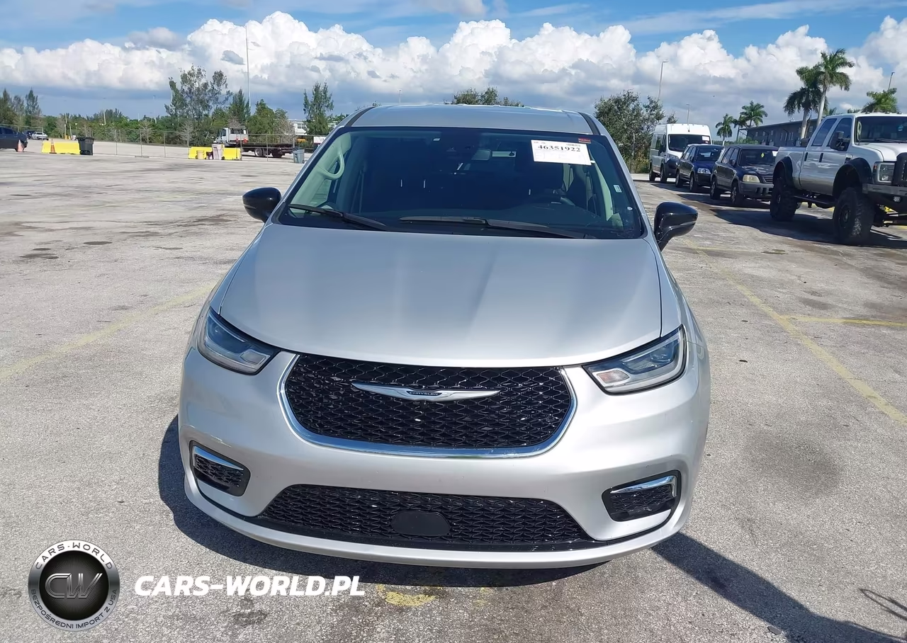 2024 Chrysler Pacifica Touring L VIN:2C4RC1BG3RR162870 - 12