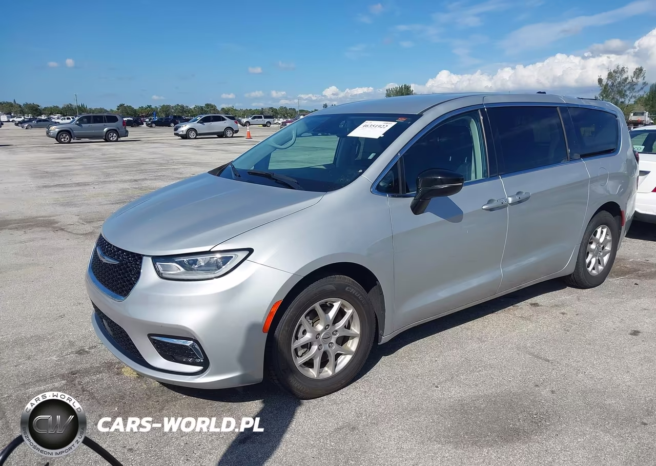 2024 Chrysler Pacifica Touring L VIN:2C4RC1BG3RR162870 - 2