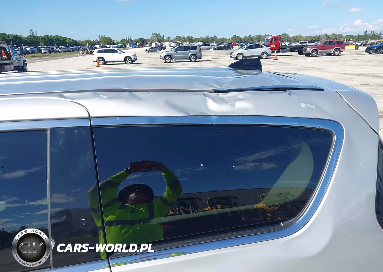 2024 Chrysler Pacifica Touring L VIN:2C4RC1BG3RR162870 - 6