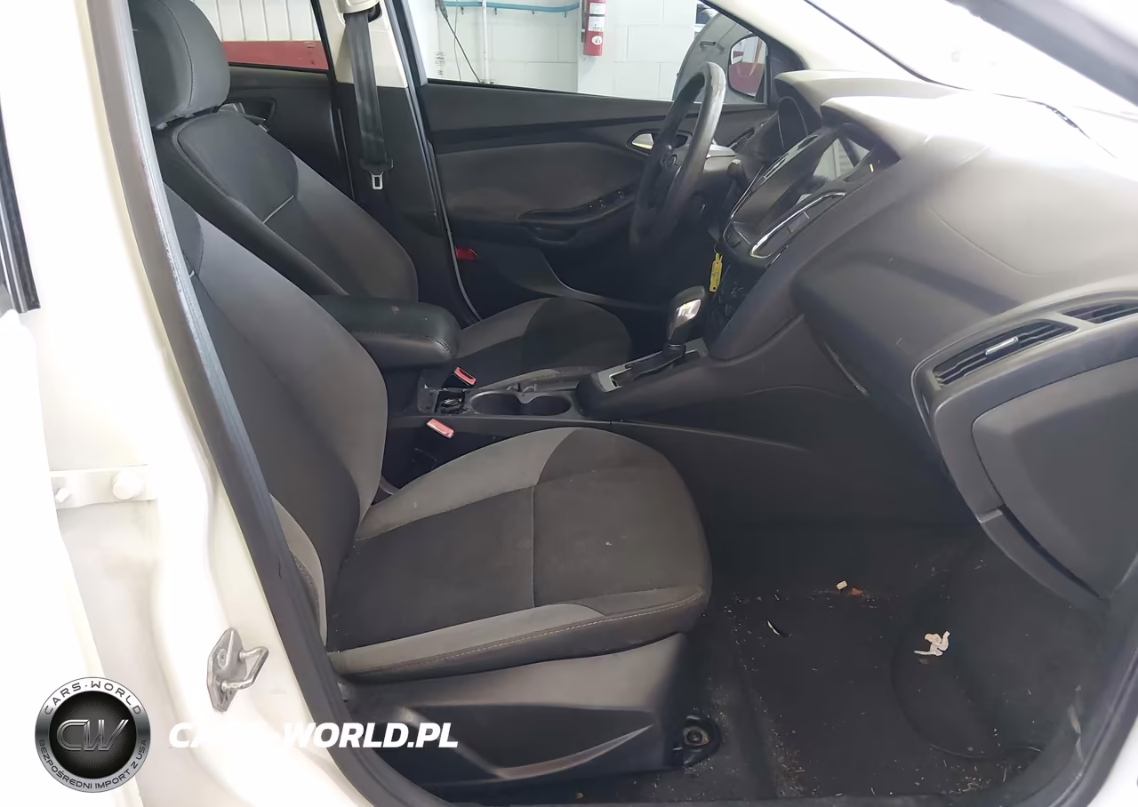 2012 Ford Focus Se VIN:1FAHP3F22CL458172 - 5