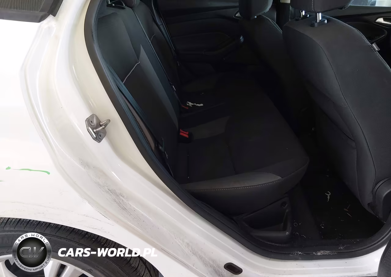 2012 Ford Focus Se VIN:1FAHP3F22CL458172 - 8