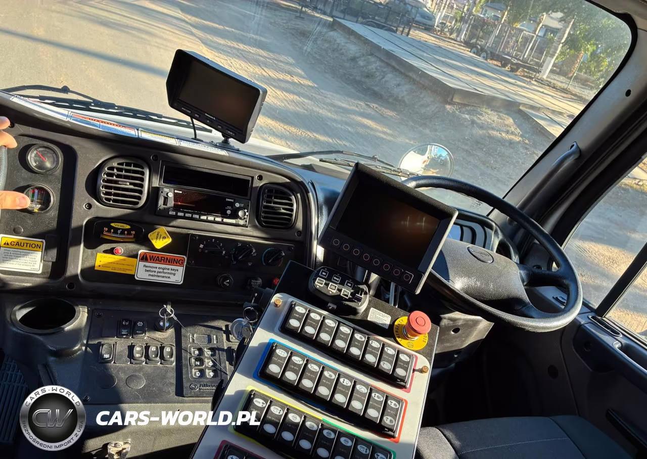 2024 Freightliner M2 106 VIN:1FVACXFE1RHVC9916 - 11