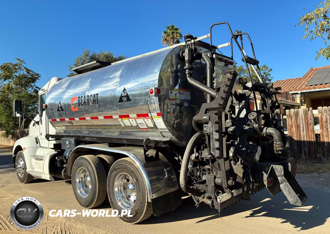 2011 Kenworth Construction T660 VIN:1XKAD09X0BJ279637 - 4