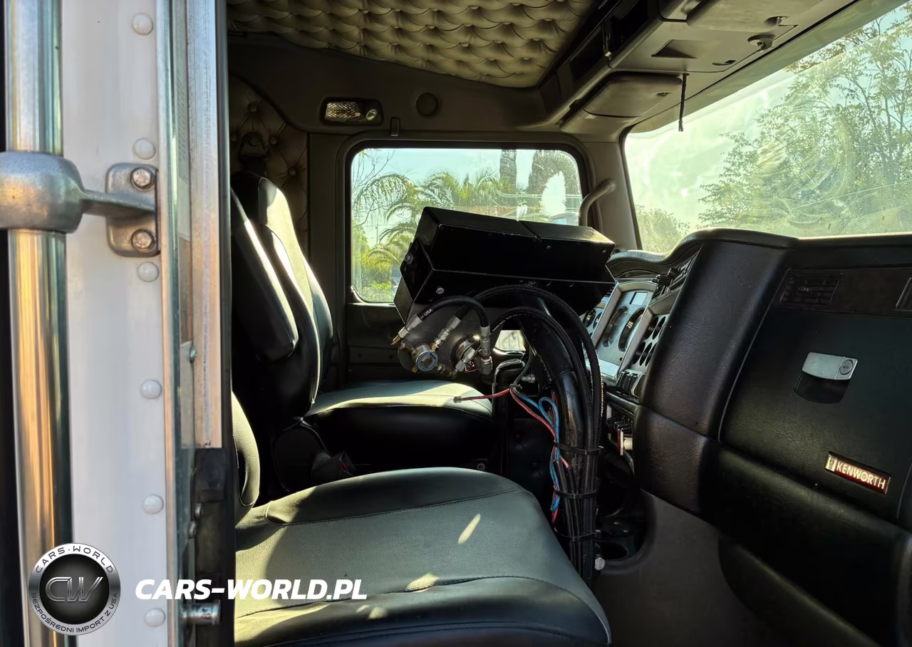 2011 Kenworth Construction T660 VIN:1XKAD09X0BJ279637 - 5