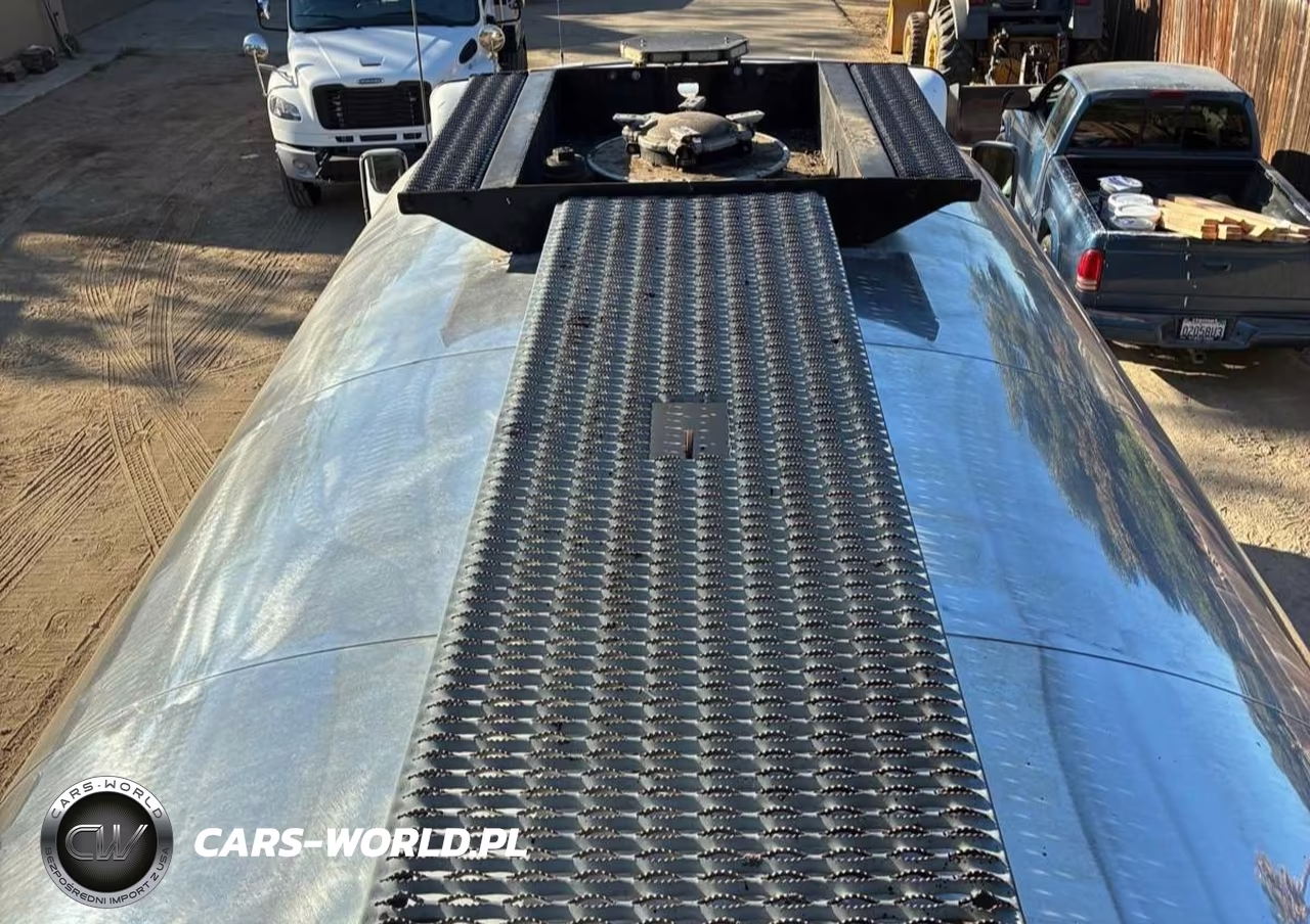 2011 Kenworth Construction T660 VIN:1XKAD09X0BJ279637 - 7