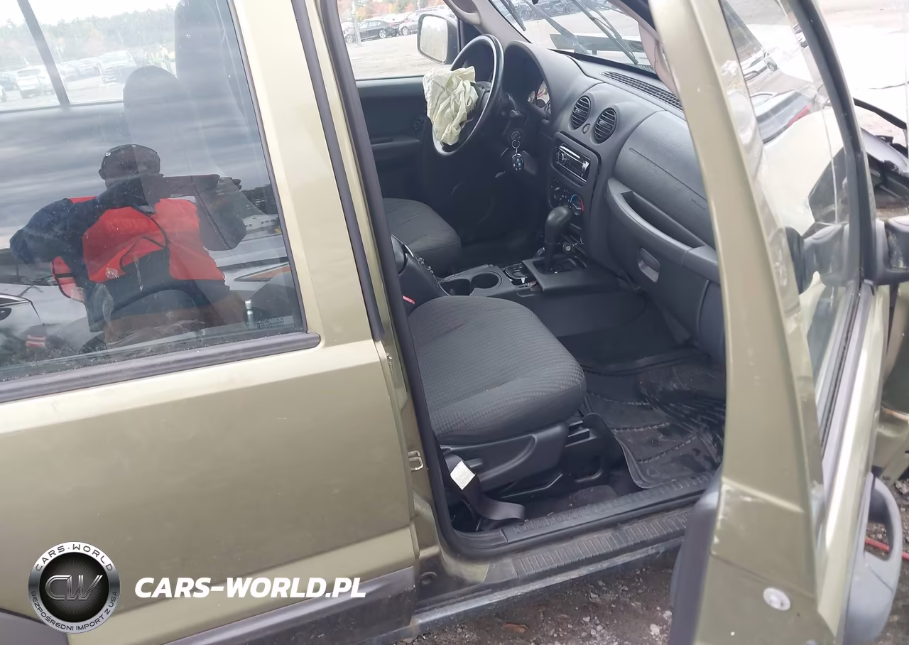 2004 Jeep Liberty Sport VIN:1J4GL48K94W234797 - 5