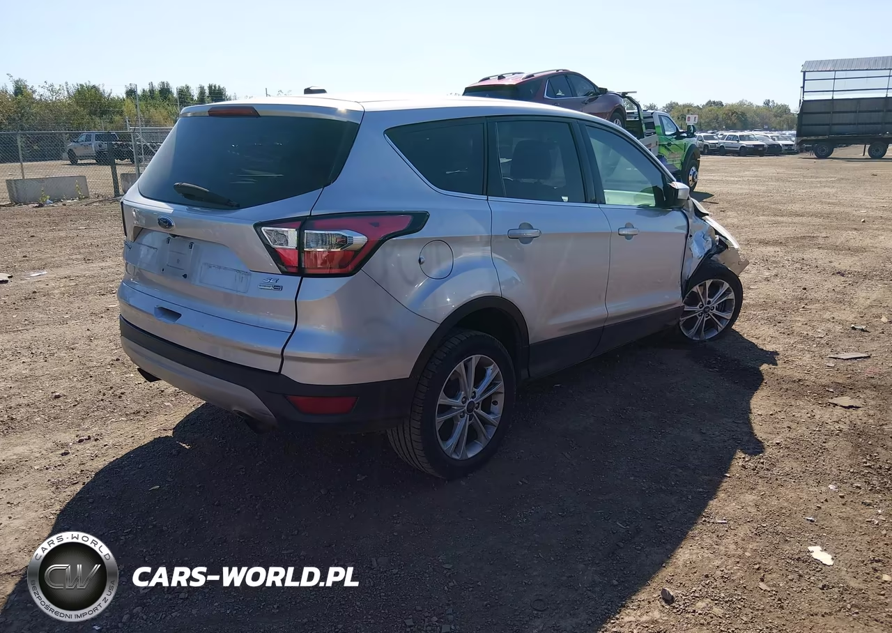 2017 Ford Escape Se VIN:1FMCU9GD0HUE68034 - 4