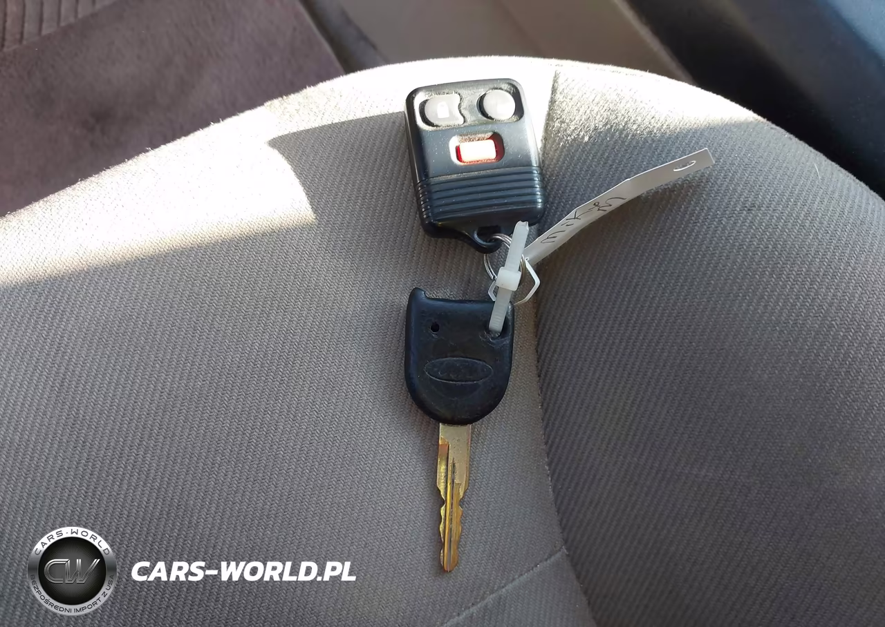 2006 Ford Escape Xls VIN:1FMCU02Z46KA96897 - 11