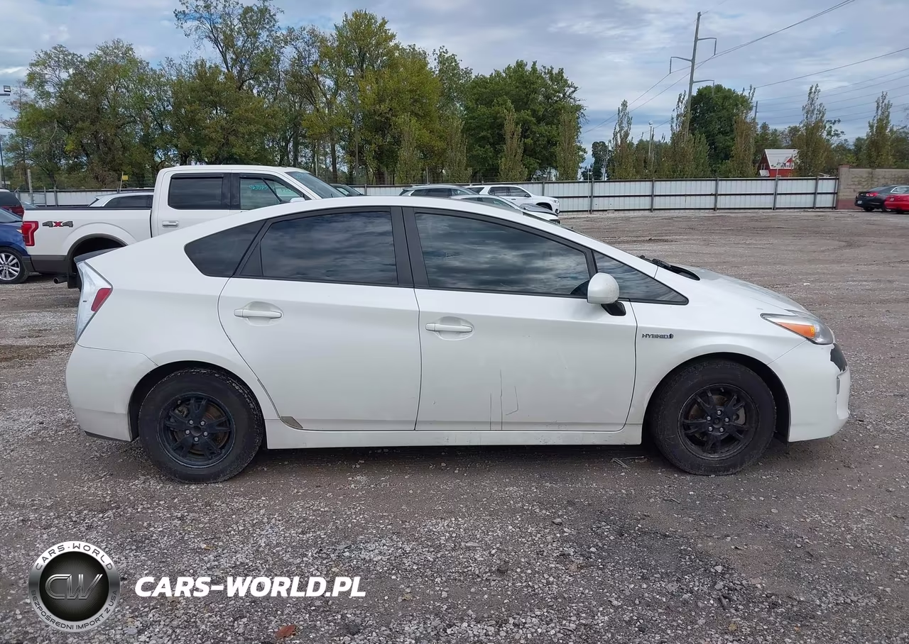2012 Toyota Prius Two VIN:JTDKN3DUXC5496019 - 13