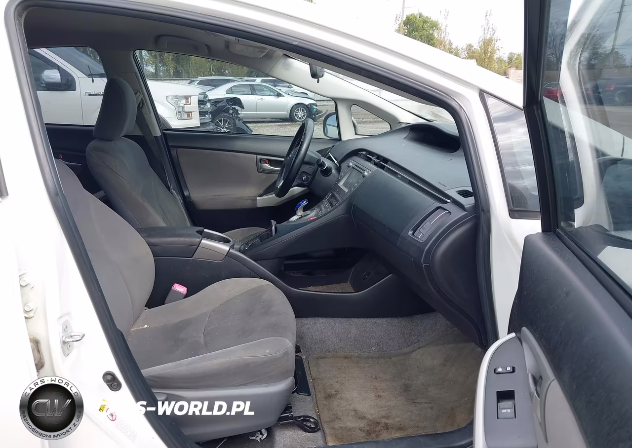 2012 Toyota Prius Two VIN:JTDKN3DUXC5496019 - 5