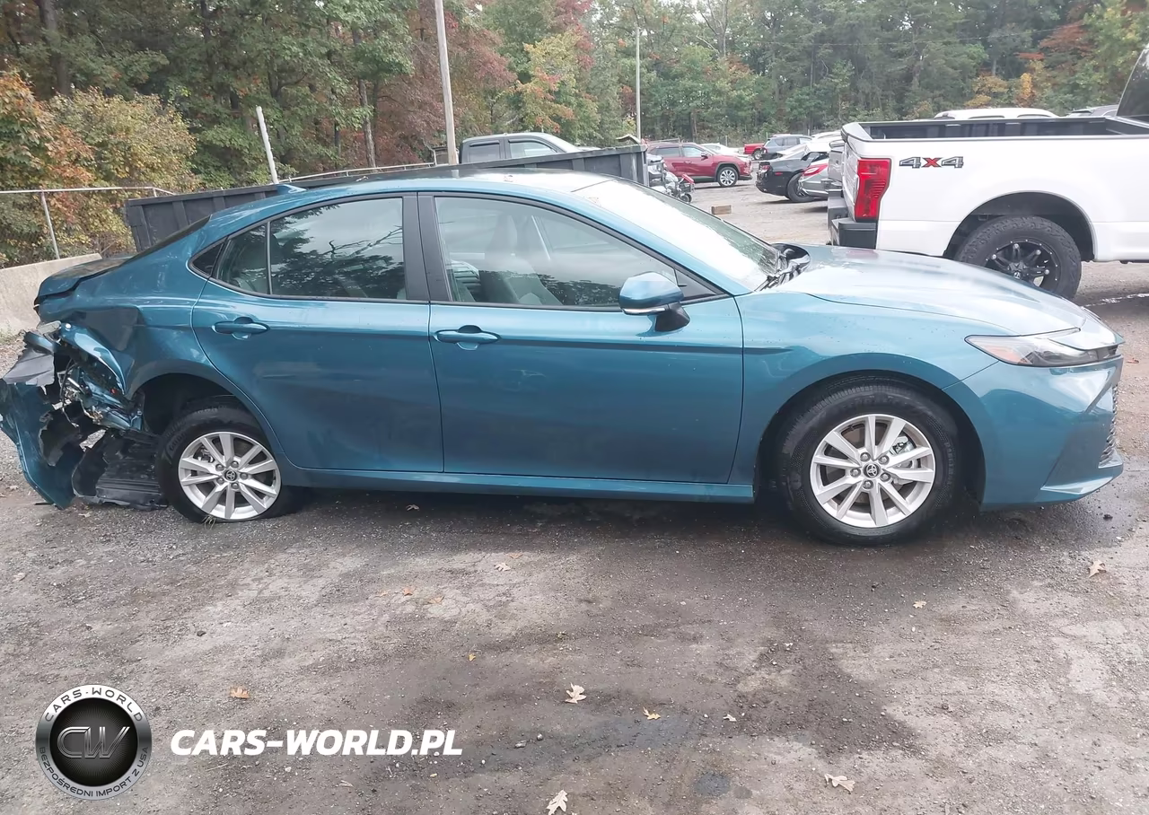 2026 Toyota Camry Le VIN:4T1DAACK8TU273570 - 13