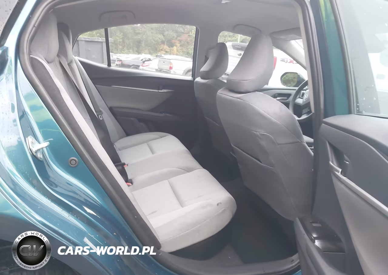 2026 Toyota Camry Le VIN:4T1DAACK8TU273570 - 8