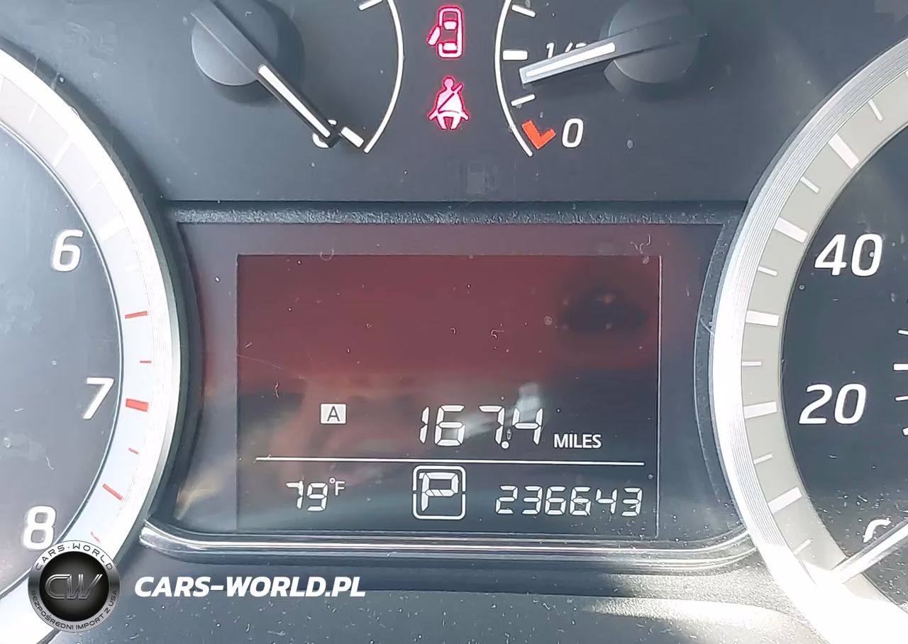2015 Nissan Sentra Sr VIN:3N1AB7AP8FY294719 - 15