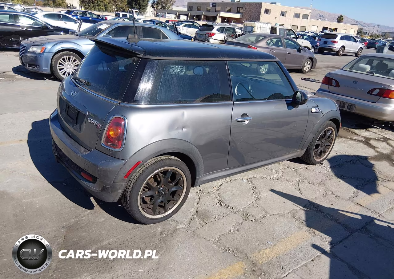 2007 Mini Cooper S VIN:WMWMF73537TL89948 - 4