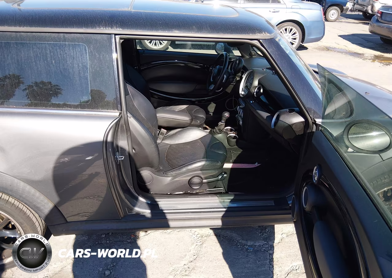 2007 Mini Cooper S VIN:WMWMF73537TL89948 - 5