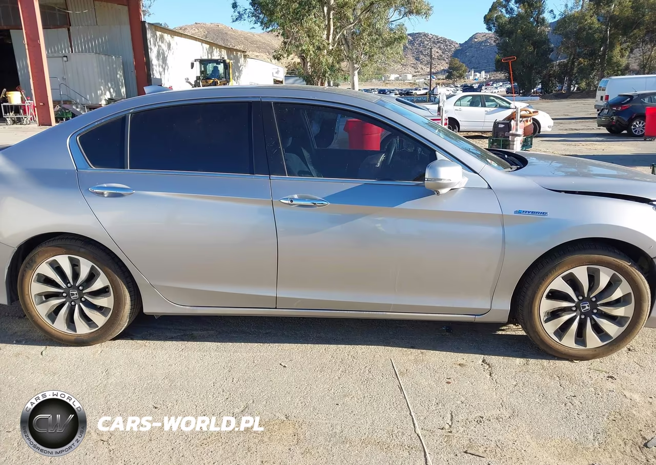 2017 Honda Accord Hybrid VIN:JHMCR6F34HC022566 - 13