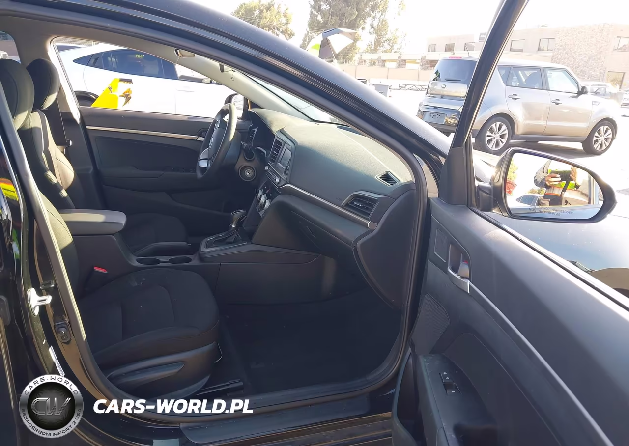 2019 Hyundai Elantra Se VIN:5NPD74LF7KH438900 - 5
