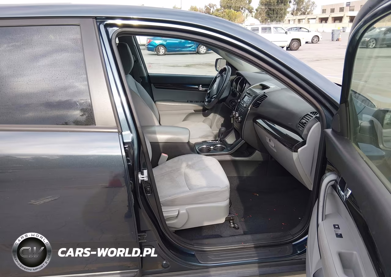 2011 Kia Sorento Lx VIN:5XYKT3A16BG088834 - 5