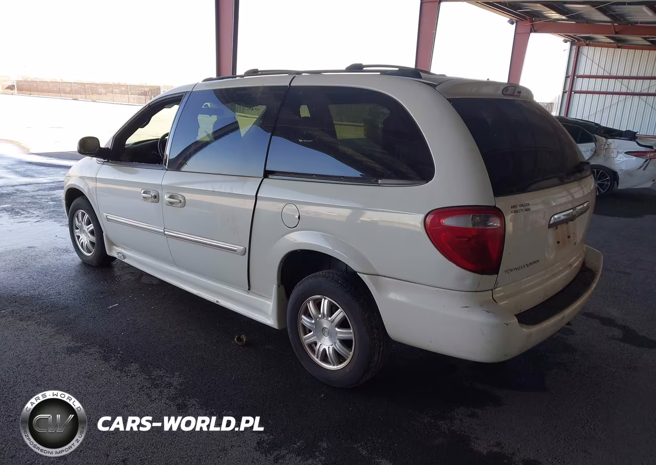 2004 Chrysler Town & Country Touring VIN:2C4GP54LX4R604811 - 3
