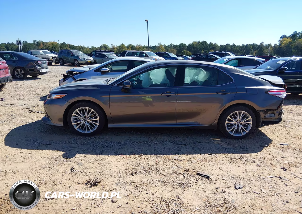 2018 Toyota Camry Xle VIN:4T1B11HK0JU102227 - 15