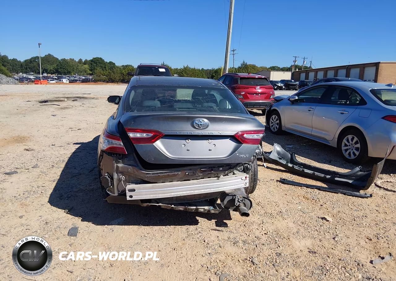 2018 Toyota Camry Xle VIN:4T1B11HK0JU102227 - 17