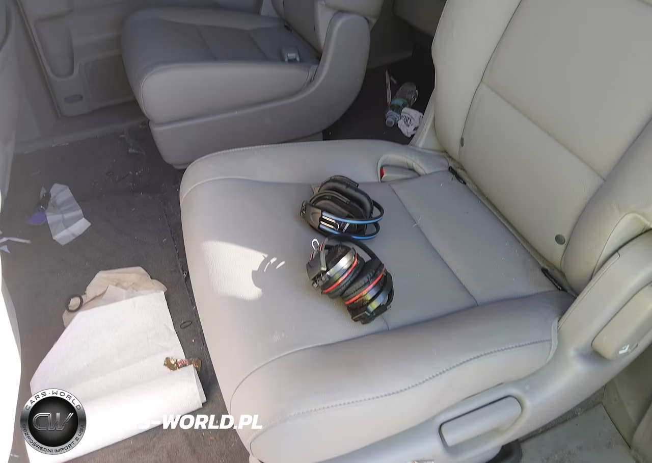 2014 Honda Odyssey Touring-Touring Elite VIN:5FNRL5H94EB001188 - 17