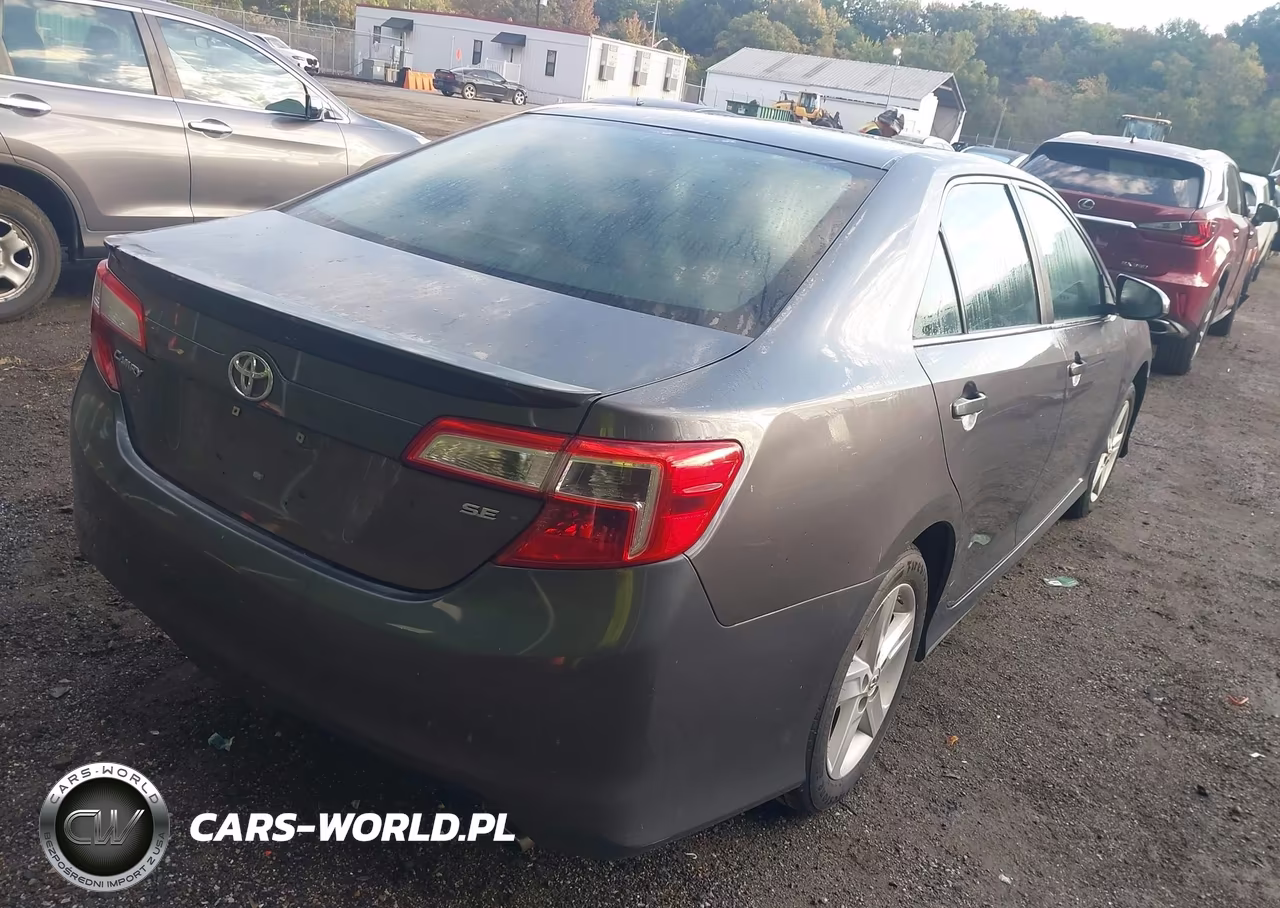 2014 Toyota Camry Se VIN:4T1BF1FKXEU456783 - 4