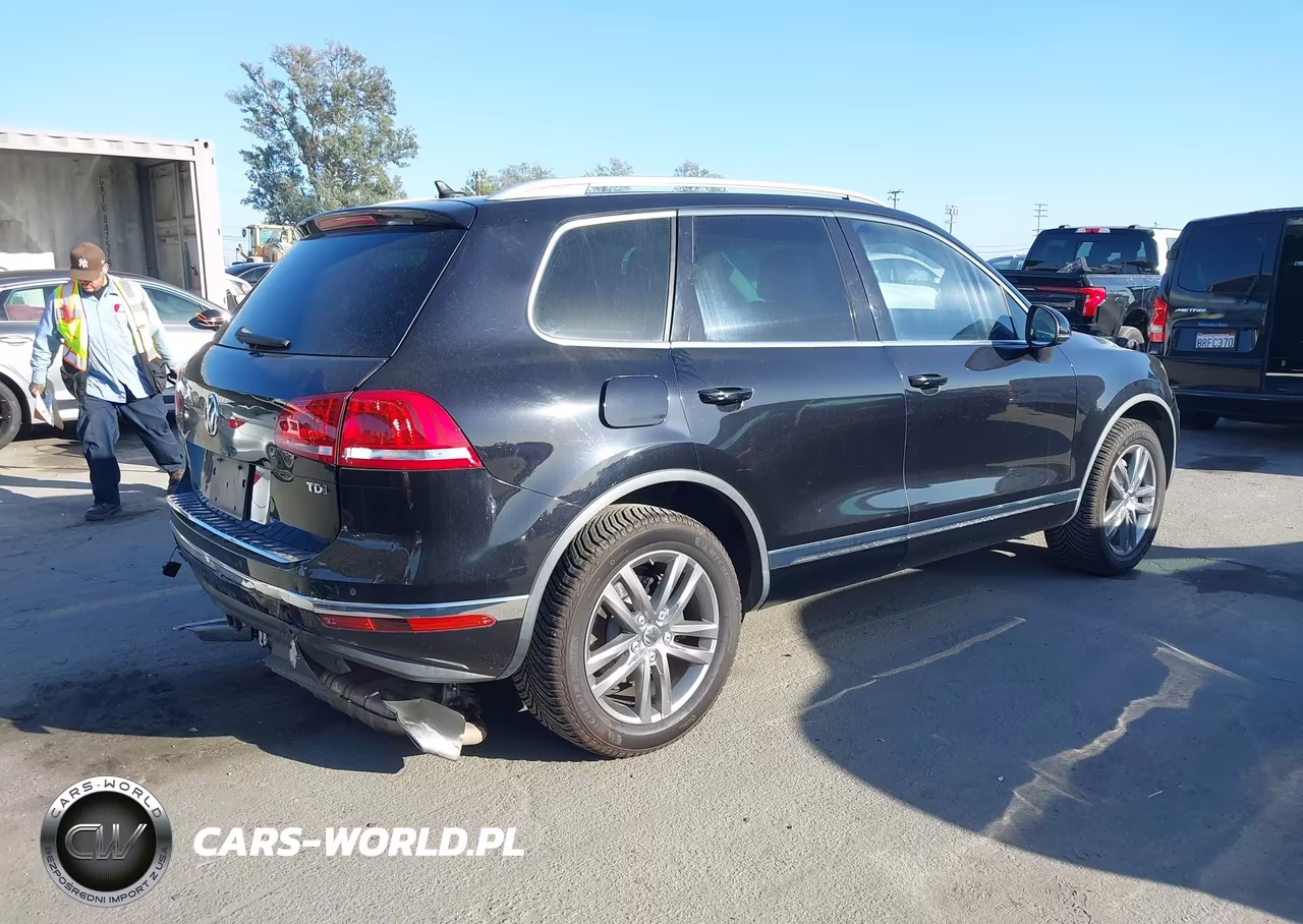 2016 Volkswagen Touareg Tdi Lux VIN:WVGEP9BP9GD001050 - 4