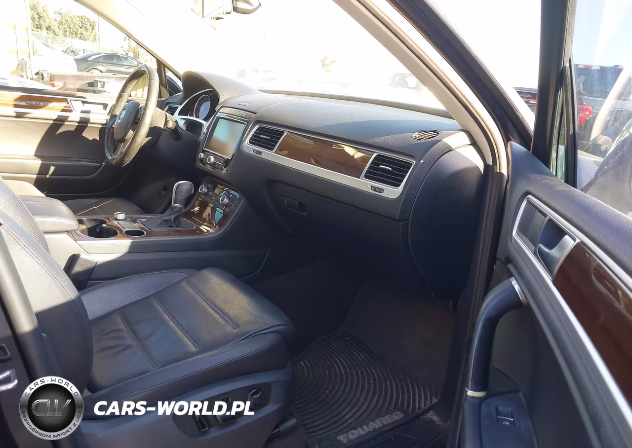 2016 Volkswagen Touareg Tdi Lux VIN:WVGEP9BP9GD001050 - 5