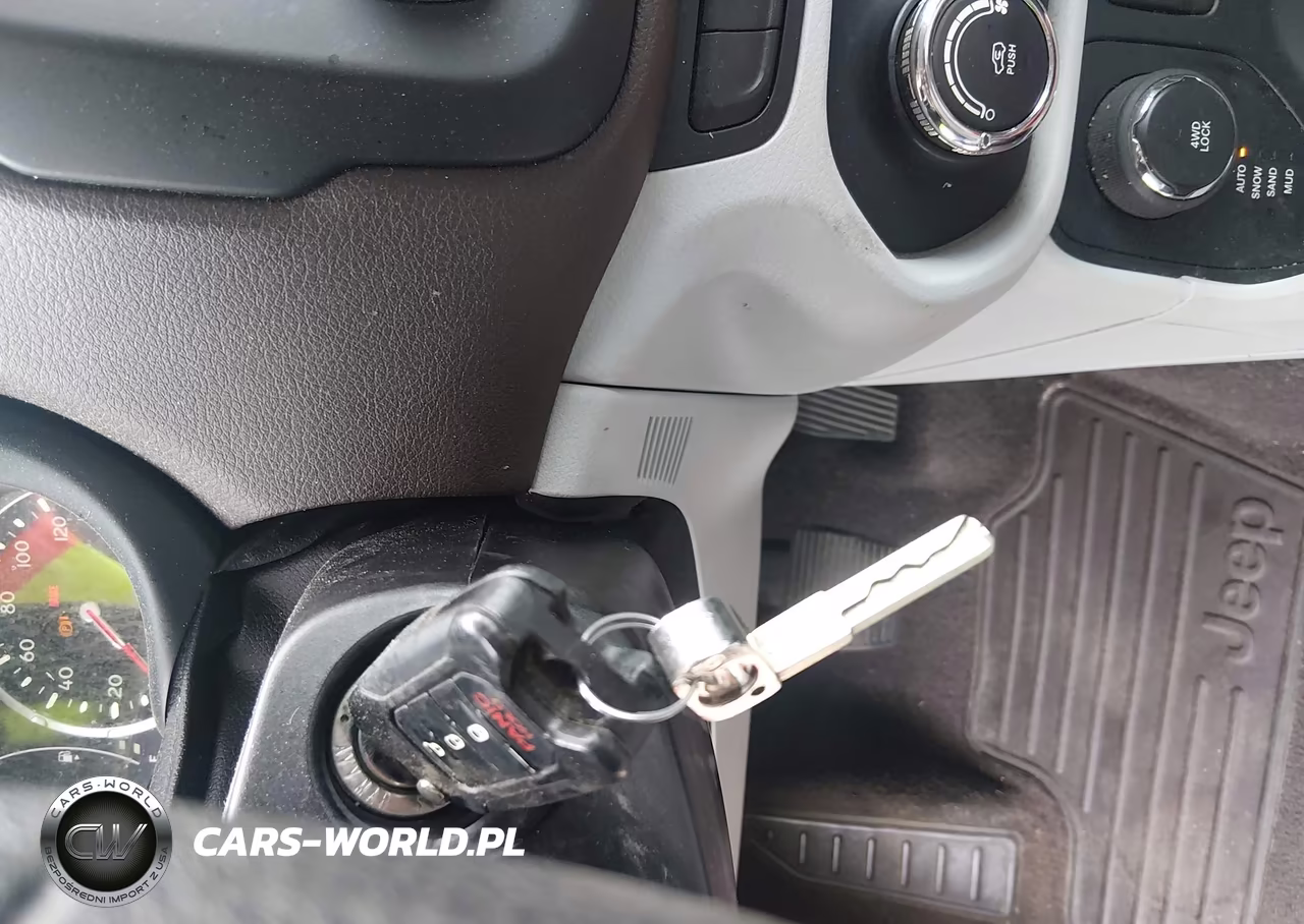 2015 Jeep Renegade Latitude VIN:ZACCJBBT7FPB38294 - 11