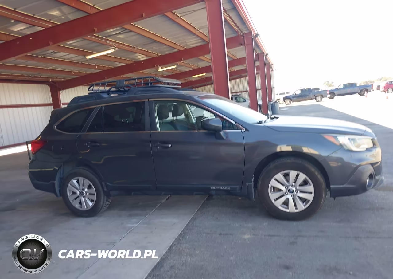 2018 Subaru Outback 2.5I Premium VIN:4S4BSACC6J3201413 - 13