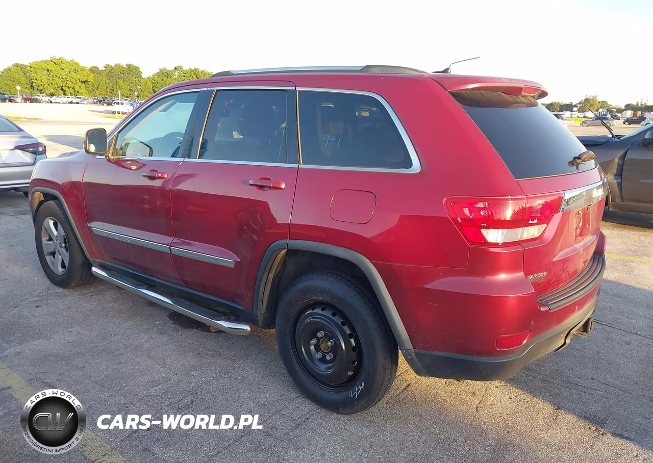 2013 Jeep Grand Cherokee Laredo VIN:1C4RJEAG8DC643357 - 3
