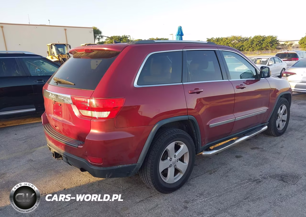2013 Jeep Grand Cherokee Laredo VIN:1C4RJEAG8DC643357 - 4