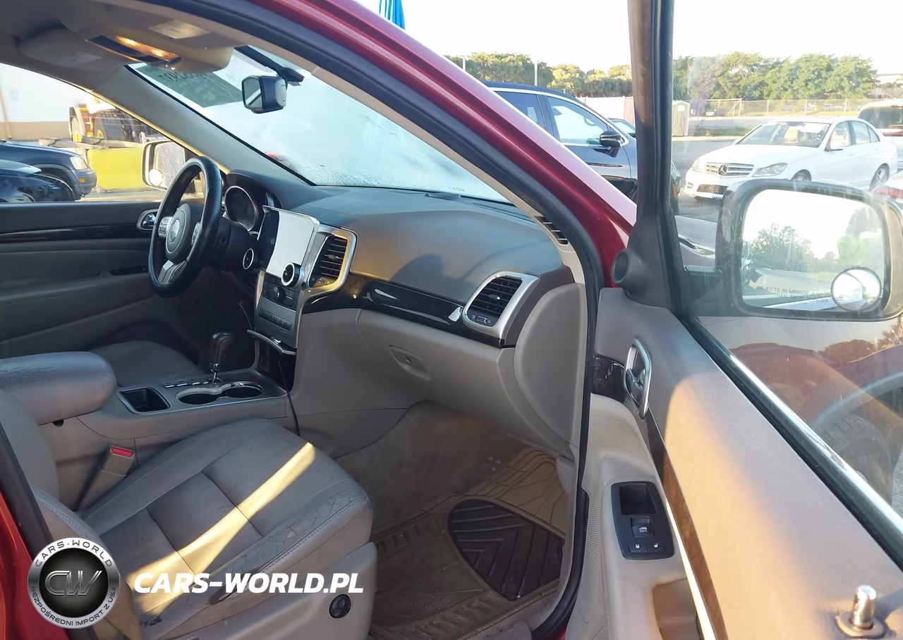 2013 Jeep Grand Cherokee Laredo VIN:1C4RJEAG8DC643357 - 5