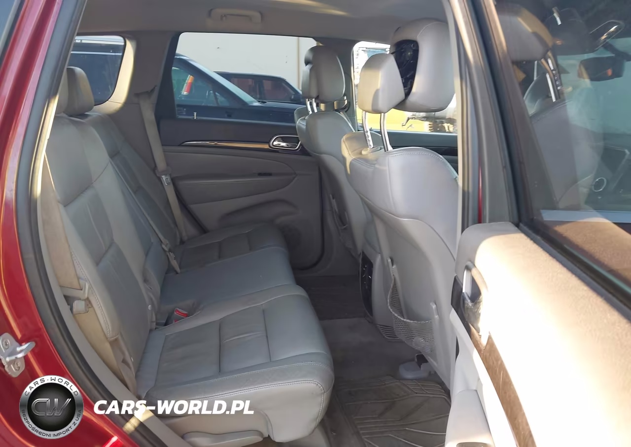 2013 Jeep Grand Cherokee Laredo VIN:1C4RJEAG8DC643357 - 8