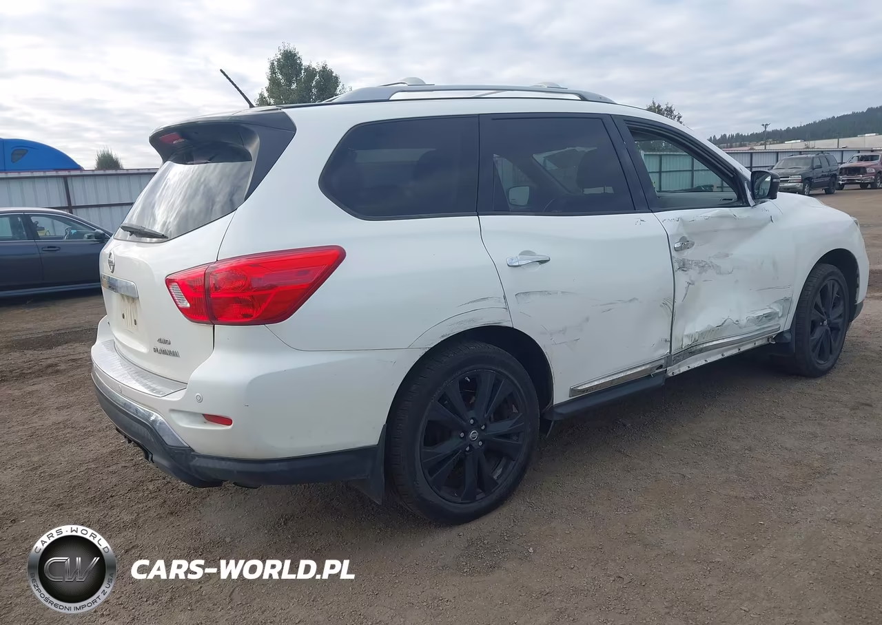 2017 Nissan Pathfinder Platinum VIN:5N1DR2MM5HC659570 - 4